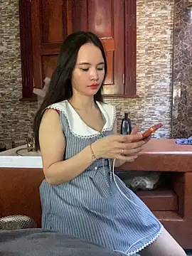 LiLi-Kirix99 online show from June 4, 2026, 4:18 am
