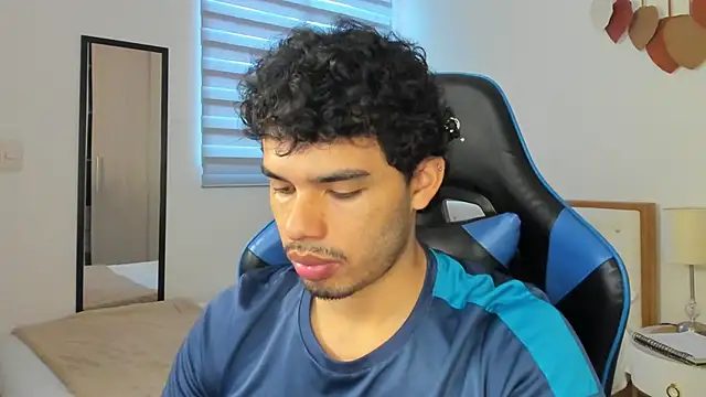 mateoleonee online show from February 9, 2025, 3:56 pm