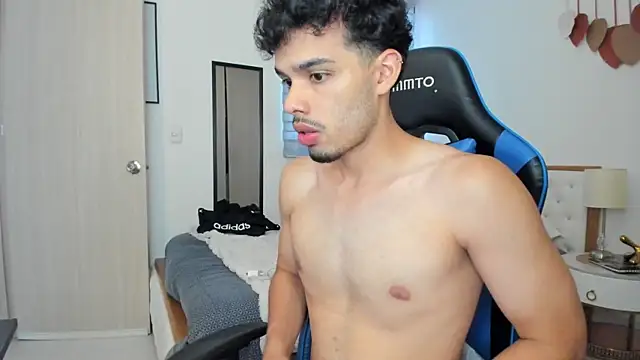 mateoleonee online show from March 4, 2025, 9:11 pm