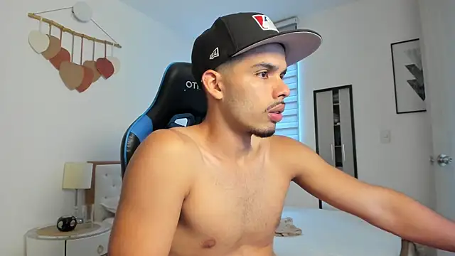 mateoleonee online show from September 18, 2025, 6:21 pm