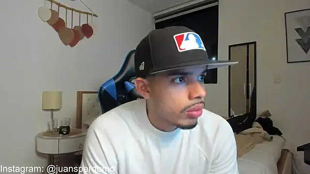 mateoleonee online show from September 21, 2025, 11:28 pm