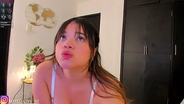 Daisy Brown01 online show from March 14, 2025, 3:48 am