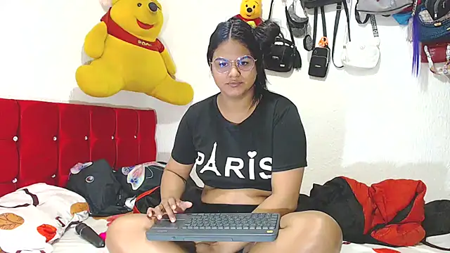 SweetAlmaa online show from January 22, 2025, 9:46 am