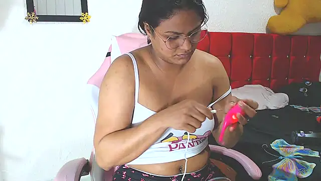 SweetAlmaa online show from January 27, 2025, 9:34 am