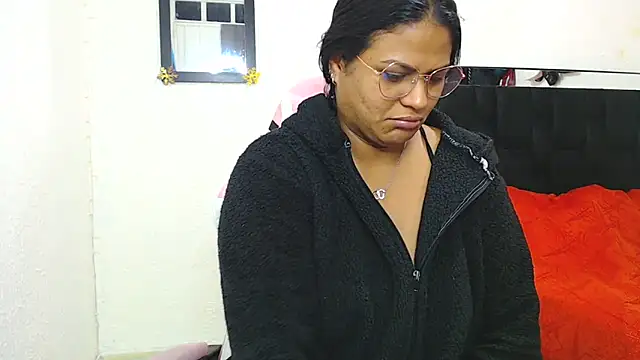 SweetAlmaa online show from February 17, 2025, 9:46 am