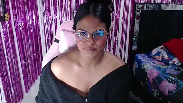 SweetAlmaa online show from April 23, 2026, 9:52 am