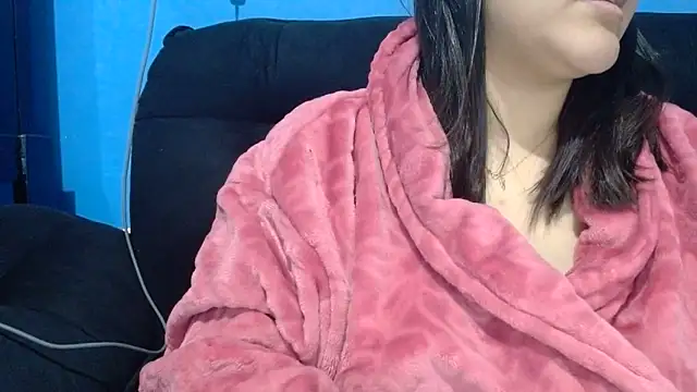 luckygirl111 online show from June 18, 2026, 4:44 pm
