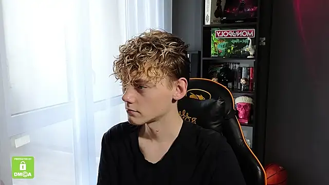 Keytaro online show from October 12, 2025, 7:51 am