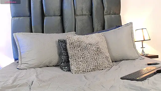 LucyGiraldo online show from February 17, 2025, 3:15 am