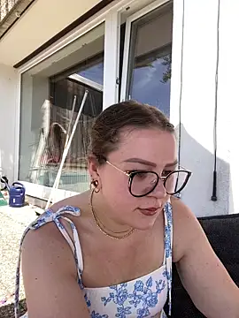 Snapshot of Fancy-Francy chatting on May 28, 2026, 12:46 pm Fancy-Francy online show from May 28, 2026, 12:46 pm
