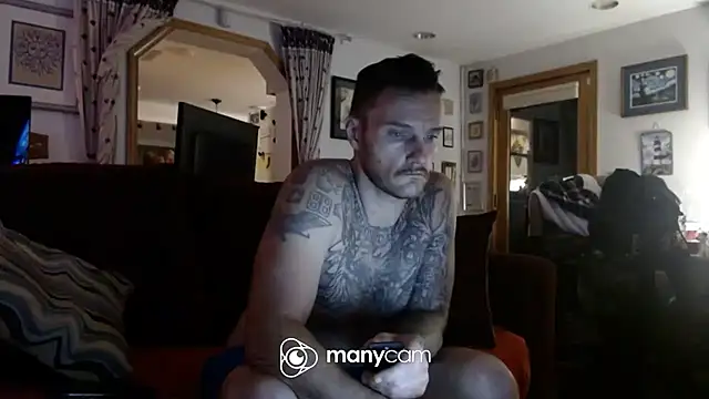 UnCuTupTheBuTT online show from October 13, 2025, 7:19 am