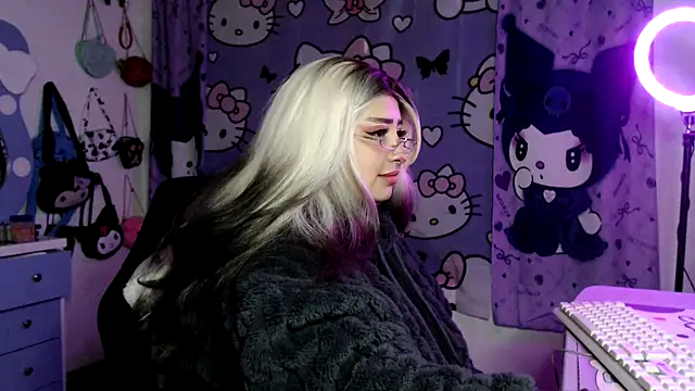 lussyevans24 online show from March 21, 2026, 4:28 am