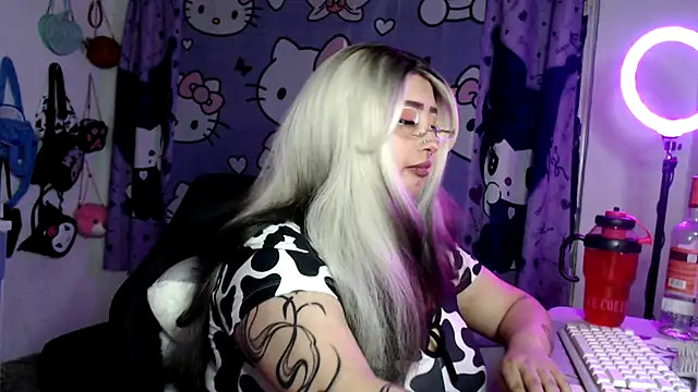 lussyevans24 online show from April 15, 2026, 2:40 am