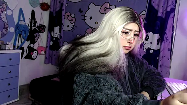 lussyevans24 online show from April 24, 2026, 4:26 am