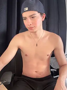 cybercosmiiic online show from November 14, 2025, 6:50 pm