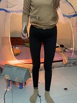 PussyWet  online show from November 4, 2025, 5:06 am