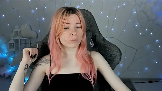 Snapshot of LexiWenford chatting on January 20, 2025, 2:43 am LexiWenford online show from January 20, 2025, 2:43 am