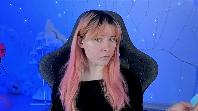 Snapshot of LexiWenford chatting on February 12, 2025, 2:45 am LexiWenford online show from February 12, 2025, 2:45 am