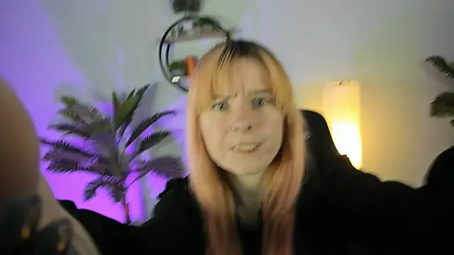 Snapshot of LexiWenford chatting on February 24, 2025, 2:51 am LexiWenford online show from February 24, 2025, 2:51 am