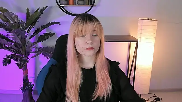 Snapshot of LexiWenford chatting on February 24, 2025, 5:54 am LexiWenford online show from February 24, 2025, 5:54 am