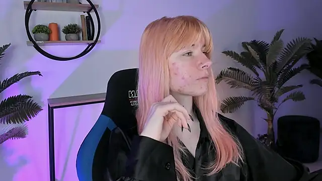 Snapshot of LexiWenford chatting on March 3, 2025, 2:36 am LexiWenford online show from March 3, 2025, 2:36 am