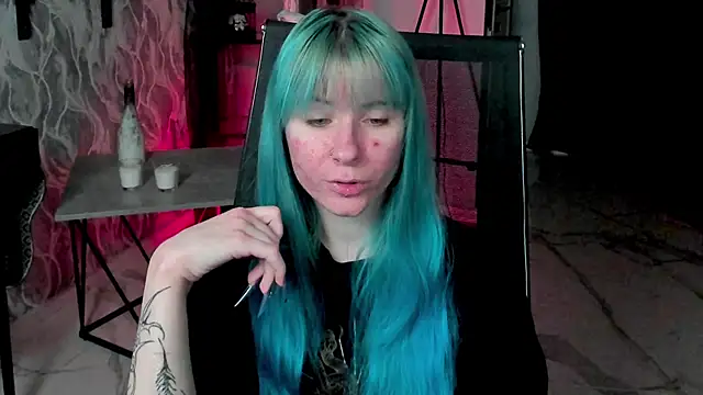 Snapshot of LexiWenford chatting on October 10, 2025, 2:43 am LexiWenford online show from October 10, 2025, 2:43 am