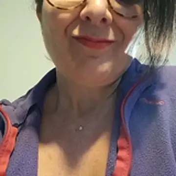 Viola8p online show from November 6, 2025, 2:51 pm