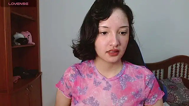 alexaa08 online show from October 7, 2025, 1:52 pm