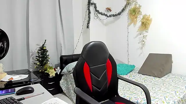 Snapshot of Sanddi_milff chatting on December 15, 2024, 1:22 pm Sanddi milff online show from December 15, 2024, 1:22 pm