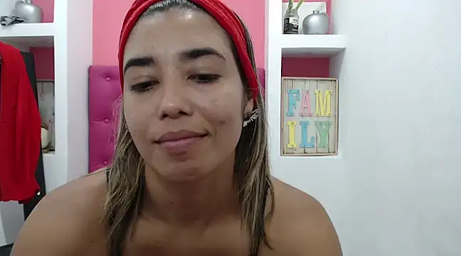 Dona Tela online show from December 4, 2024, 4:38 pm