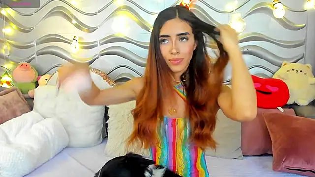 StormiRusso online show from December 7, 2024, 11:01 pm