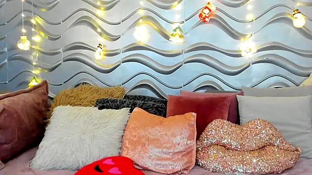 StormiRusso online show from December 31, 2024, 5:22 am