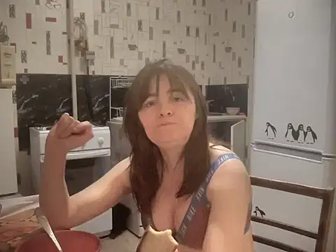 Diamond Tyler online show from April 17, 2026, 4:10 pm