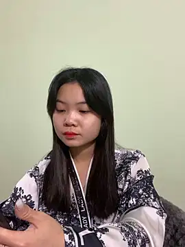 Maeve2k5 online show from January 3, 2025, 11:44 pm