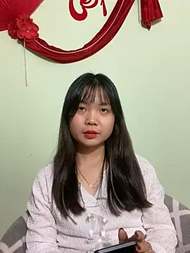 Maeve2k5 online show from February 17, 2025, 1:10 pm