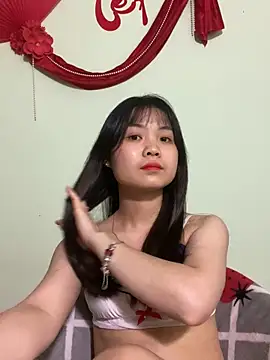 Maeve2k5 online show from March 16, 2025, 1:38 pm