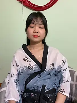 Maeve2k5 online show from March 21, 2025, 5:54 am