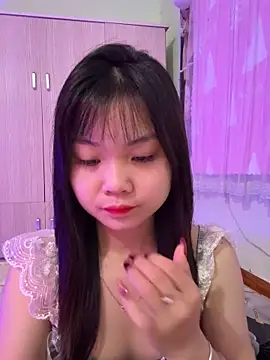 Maeve2k5 online show from October 14, 2025, 1:06 am