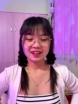 Maeve2k5 online show from December 2, 2025, 2:06 am