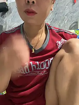 Linaannn online show from April 19, 2026, 11:51 pm