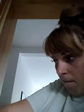 CoddessCrystal online show from September 29, 2025, 8:41 am