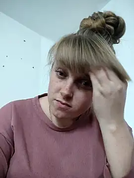 CoddessCrystal online show from October 6, 2025, 11:51 am