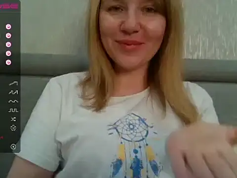 urbadkitty online show from December 3, 2024, 6:59 am