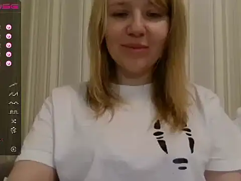 urbadkitty online show from December 24, 2024, 9:50 am