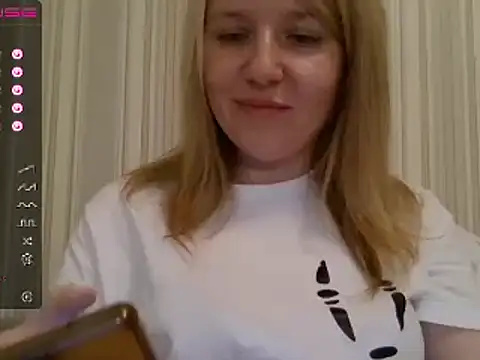 urbadkitty online show from December 24, 2024, 4:08 pm