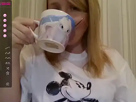 urbadkitty online show from January 17, 2025, 12:31 pm