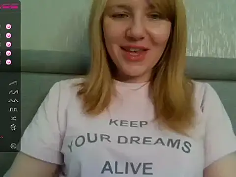 urbadkitty online show from January 22, 2025, 9:02 am