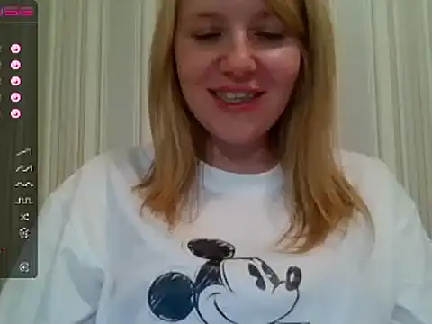 urbadkitty online show from January 24, 2025, 5:42 pm