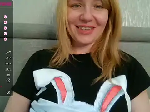 urbadkitty online show from February 24, 2025, 9:43 am