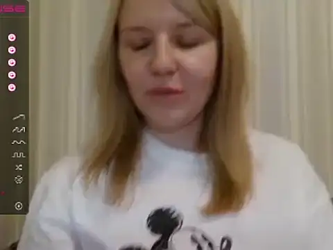 urbadkitty online show from March 14, 2025, 2:52 pm